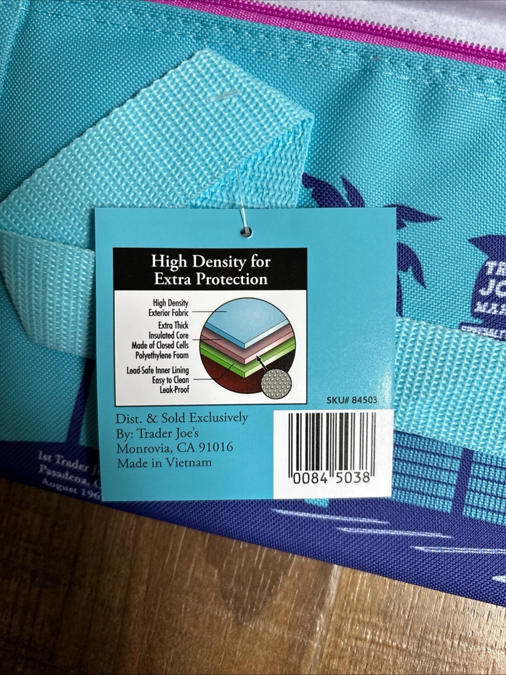 Trader Joe’s mini Insulated tote bag lunch bag blue summer 2026 NWT - Picture 4 of 6